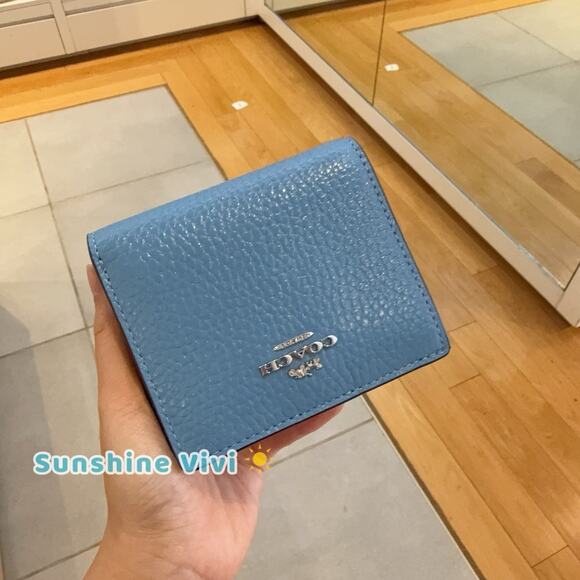 NWT Coach Snap Wallet CBO77 Silver/Pool Shiny Pebble Leather - Picture 1 of 4